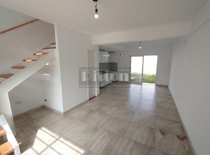 Casa · 70m² · 3 Ambientes · 1 Cochera