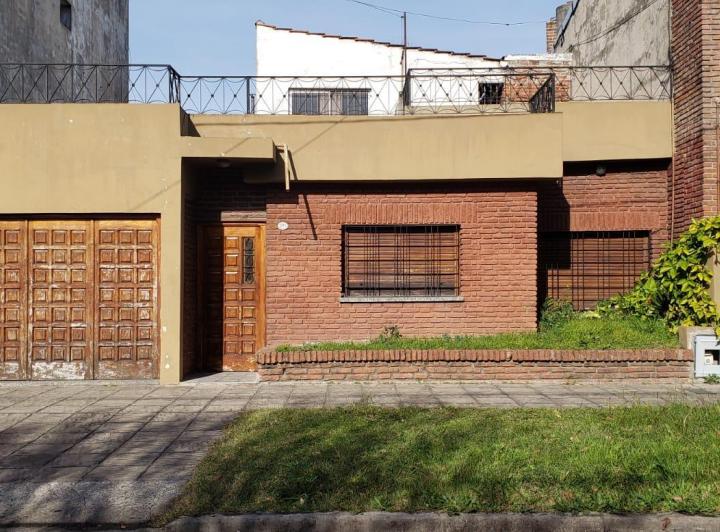 Casa · 130m² · 4 Ambientes · 1 Cochera