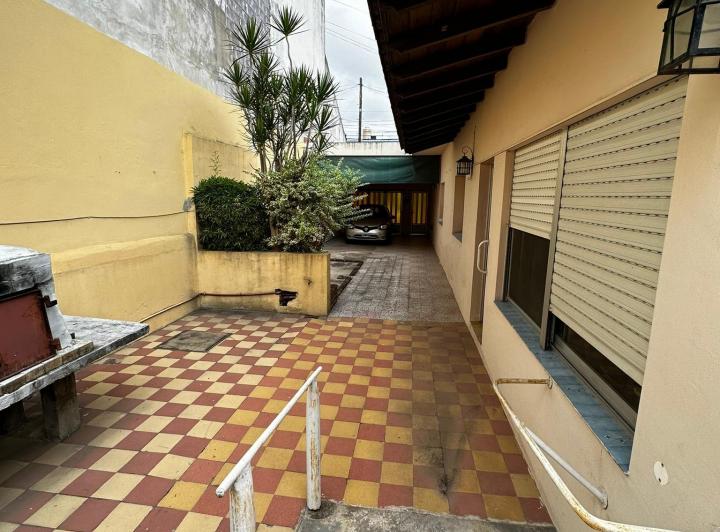 Casa · 130m² · 4 Ambientes · 1 Cochera