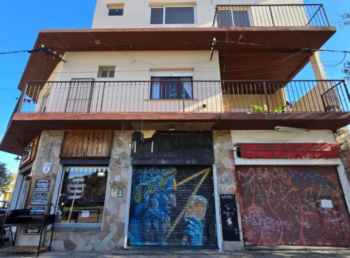 Casa · 260m² · 4 Ambientes · 1 Cochera
