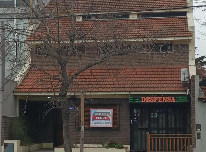 Casa · 170m² · 4 Ambientes · 1 Cochera