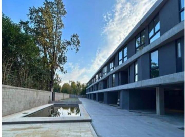Casa · 155m² · 1 Ambiente · 1 Cochera