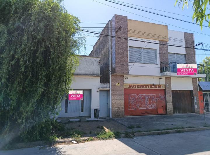 Casa · 220m² · 6 Ambientes · 2 Cocheras