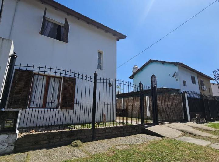 Casa · 111m² · 3 Ambientes · 2 Cocheras