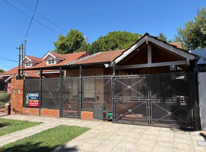 Casa · 160m² · 3 Ambientes · 1 Cochera