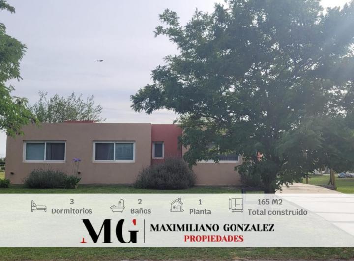 Casa · 140m² · 4 Ambientes · 2 Cocheras