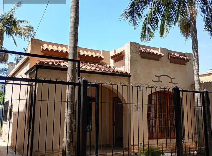 Casa · 220m² · 3 Ambientes · 1 Cochera