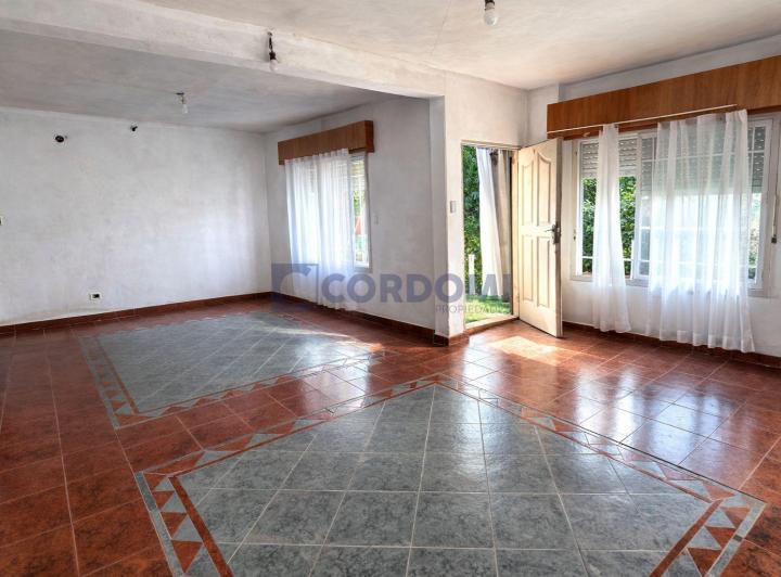 Casa · 170m² · 4 Ambientes · 3 Cocheras