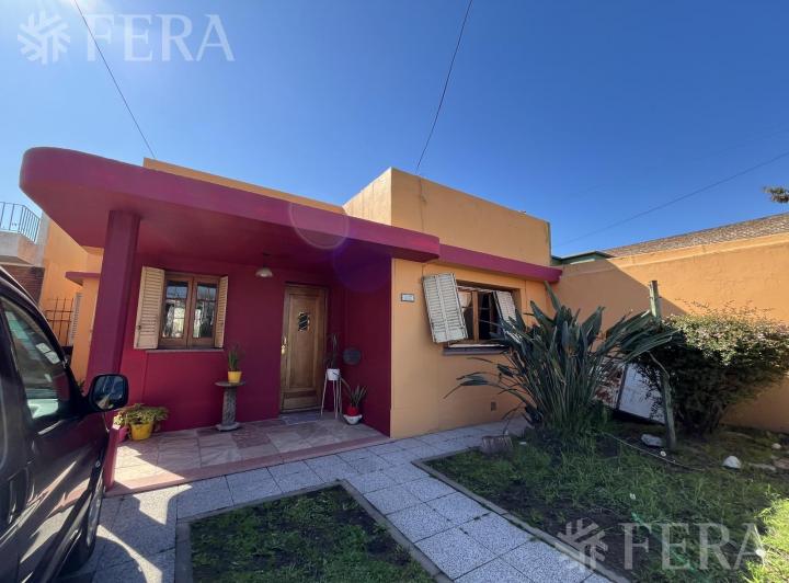 Casa · 215m² · 4 Ambientes · 1 Cochera