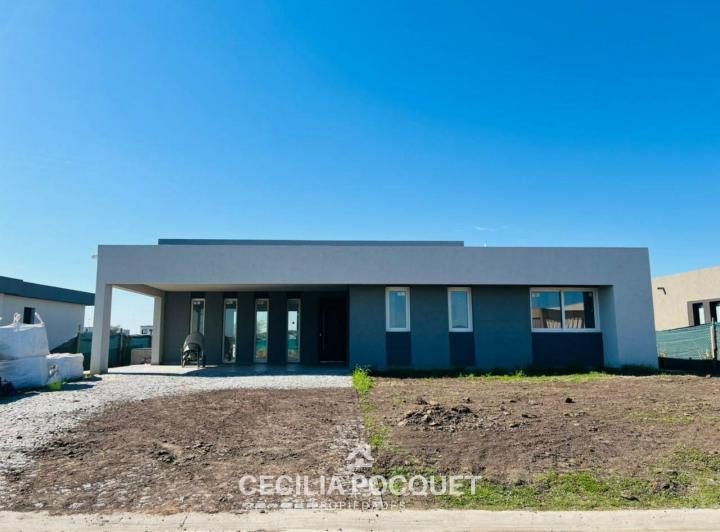 Casa · 123m² · 4 Ambientes · 1 Cochera