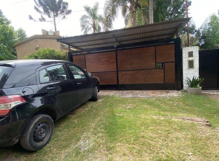 Casa · 220m² · 5 Ambientes · 2 Cocheras