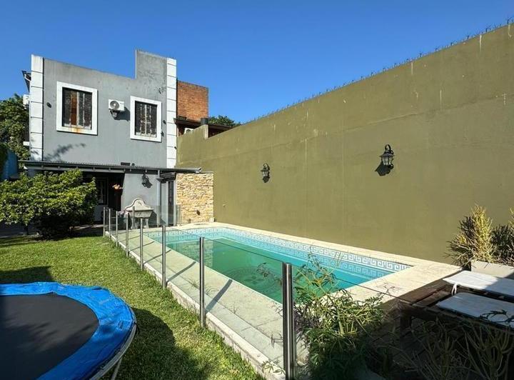 Casa · 155m² · 4 Ambientes · 1 Cochera