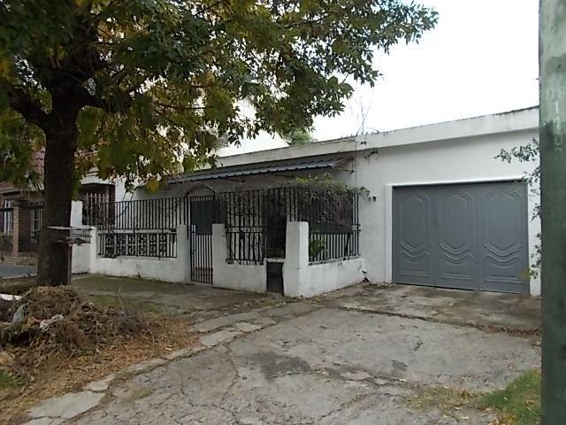 Casa · 80m² · 4 Ambientes · 1 Cochera