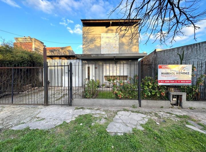 Casa · 50m² · 4 Ambientes · 1 Cochera