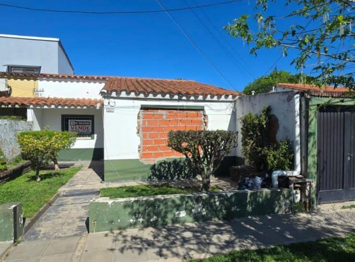 Casa · 200m² · 3 Ambientes · 1 Cochera