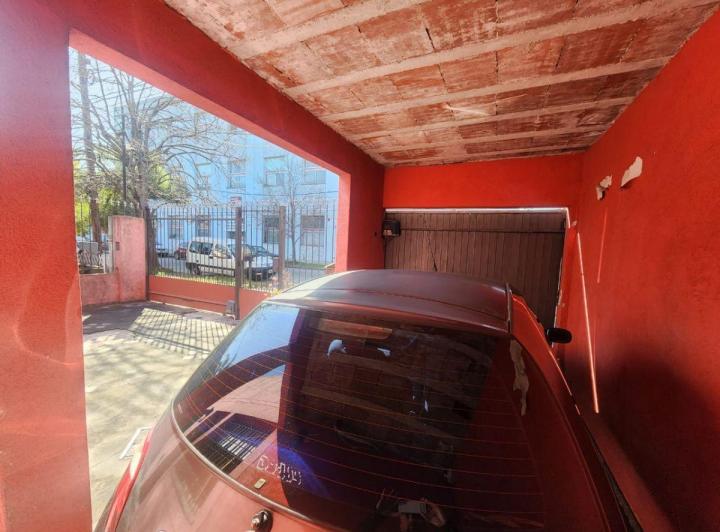 Casa · 92m² · 6 Ambientes · 2 Cocheras