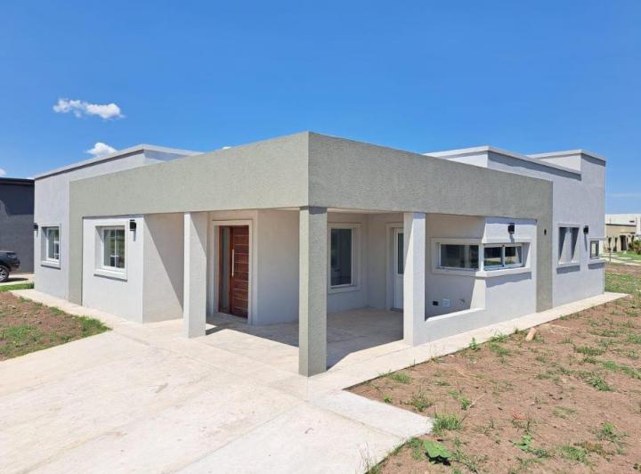 Casa · 171m² · 4 Ambientes · 2 Cocheras