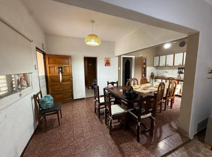 Casa · 200m² · 3 Ambientes · 1 Cochera