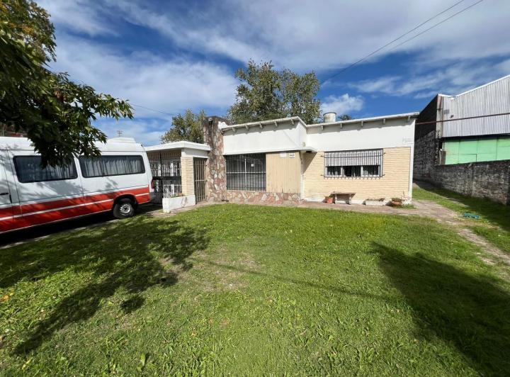 Casa · 485m² · 3 Ambientes · 1 Cochera