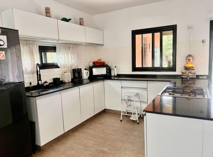 Casa · 130m² · 4 Ambientes · 2 Cocheras