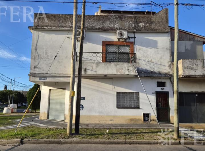 Casa · 184m² · 6 Ambientes · 1 Cochera