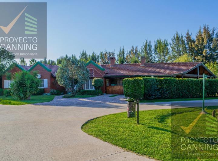 Casa · 188m² · 5 Ambientes · 3 Cocheras