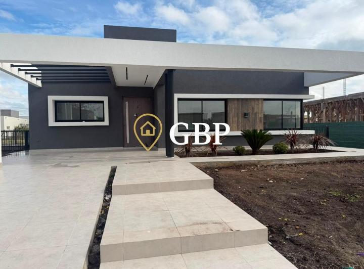 Casa · 145m² · 4 Ambientes · 2 Cocheras