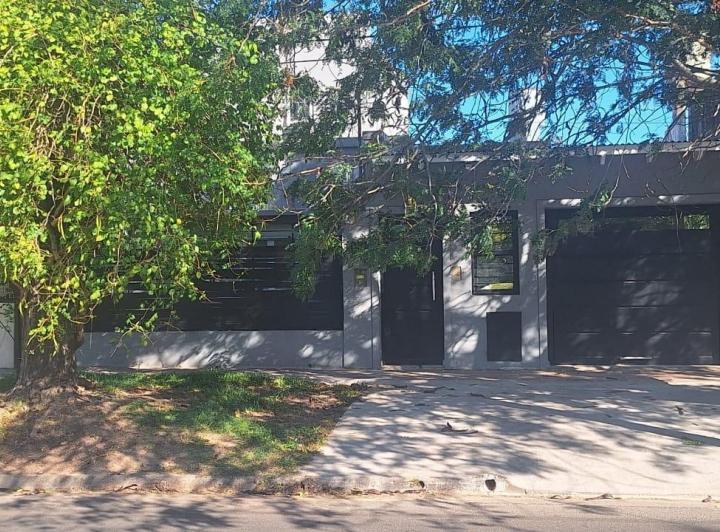 Casa · 170m² · 4 Ambientes · 1 Cochera