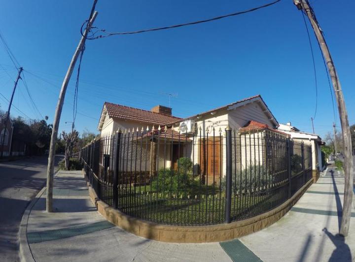 Casa · 158m² · 4 Ambientes · 2 Cocheras