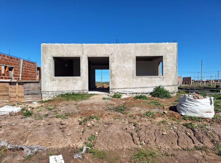 Casa · 230m² · 2 Ambientes · 1 Cochera