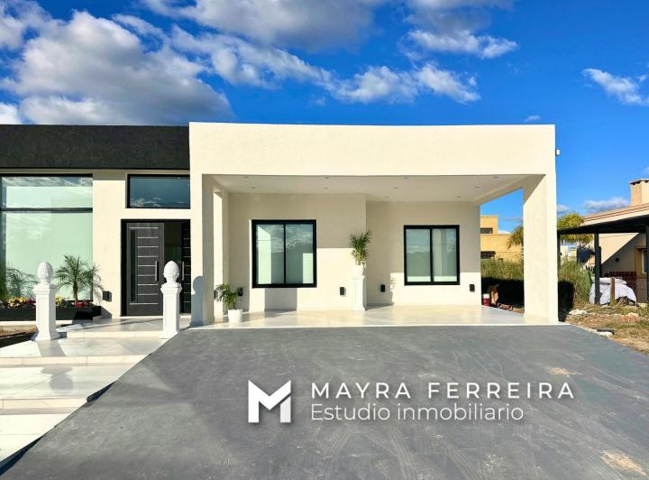 Casa · 142m² · 4 Ambientes · 2 Cocheras