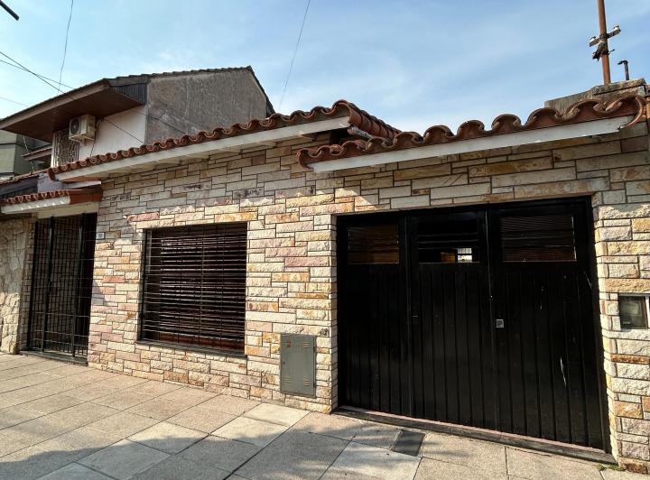 Casa · 107m² · 3 Ambientes · 2 Cocheras
