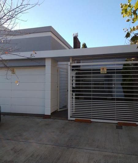 Casa · 170m² · 4 Ambientes · 3 Cocheras