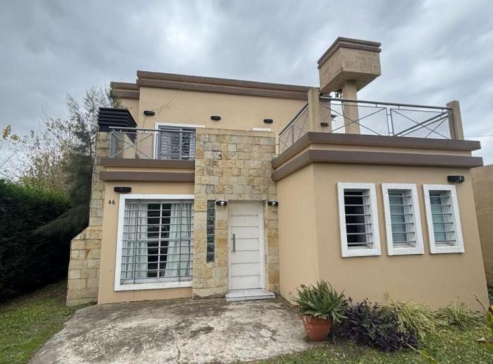 Casa · 104m² · 2 Ambientes · 1 Cochera