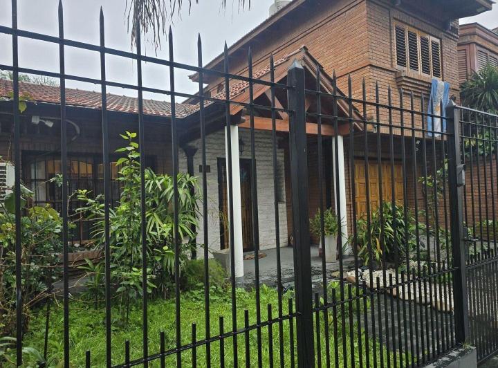 Casa · 144m² · 3 Ambientes · 2 Cocheras