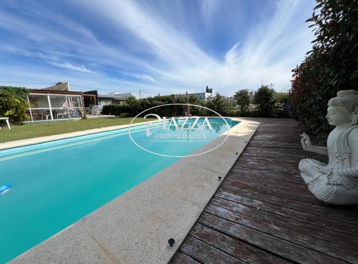 Casa · 100m² · 3 Dormitorios · 2 Cocheras