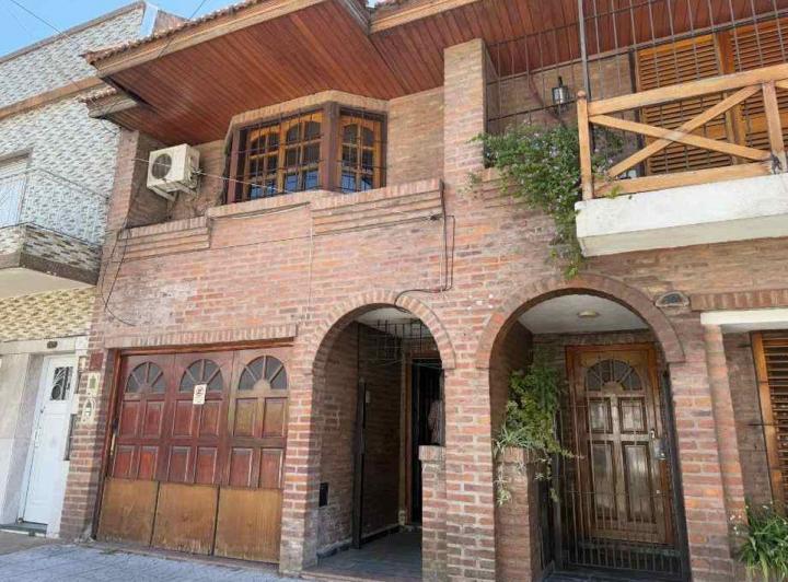 Casa · 80m² · 3 Ambientes · 1 Cochera