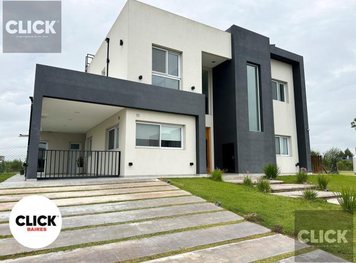 Casa · 208m² · 4 Ambientes · 4 Cocheras