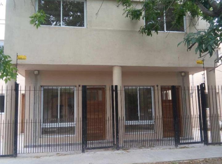 Casa · 90m² · 4 Ambientes · 1 Cochera