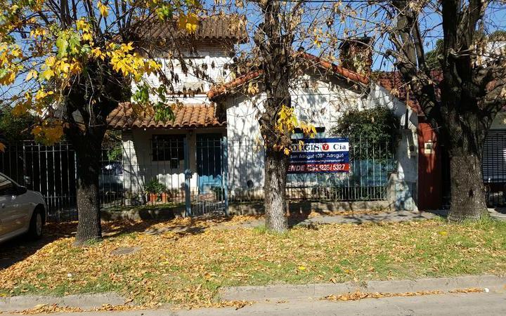 Casa · 192m² · 3 Ambientes · 1 Cochera