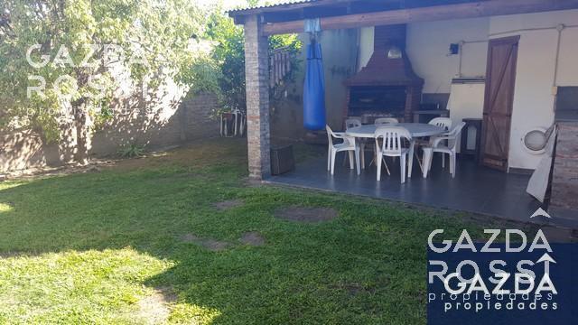 Casa · 220m² · 3 Ambientes · 1 Cochera