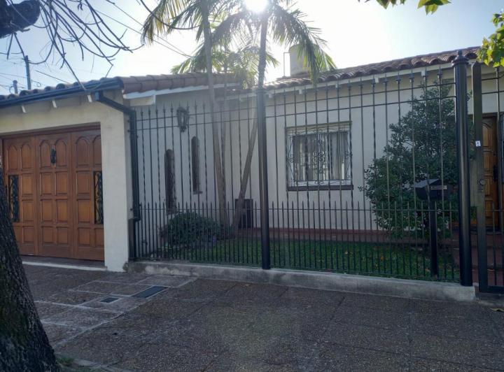 Casa · 166m² · 3 Ambientes · 1 Cochera