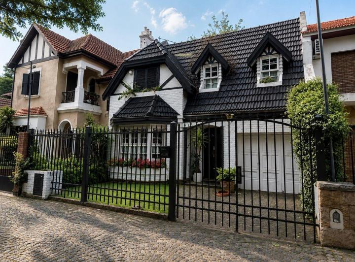 Casa · 250m² · 3 Dormitorios · 3 Cocheras