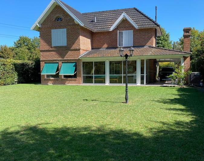 Casa · 150m² · 5 Ambientes