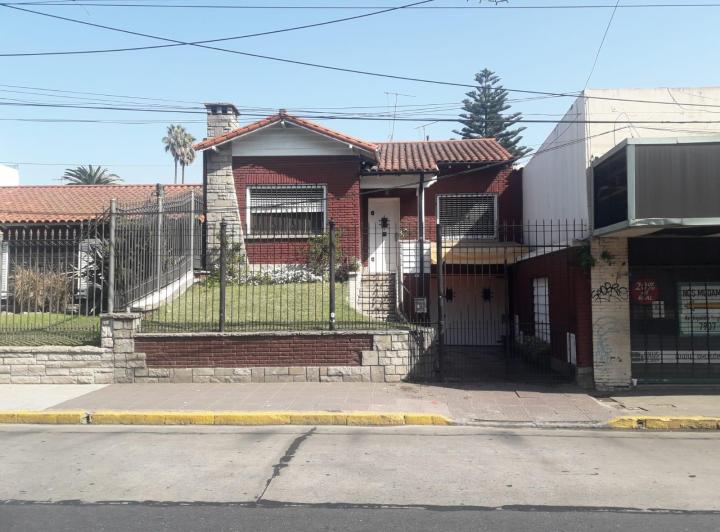Casa · 258m² · 4 Ambientes · 1 Cochera