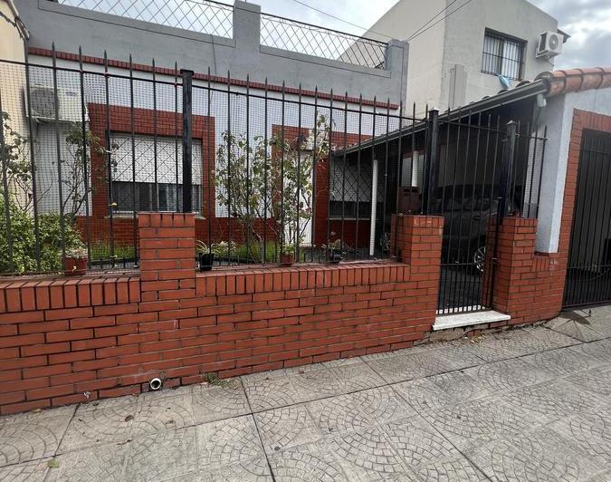 Casa · 95m² · 3 Ambientes · 1 Cochera