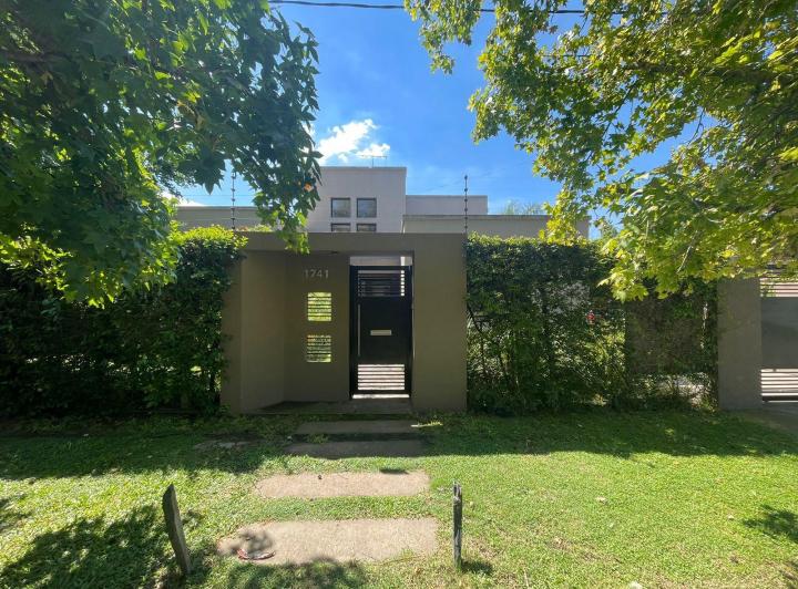 Casa · 280m² · 3 Ambientes · 1 Cochera