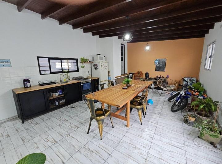 Casa · 140m² · 3 Ambientes · 1 Cochera