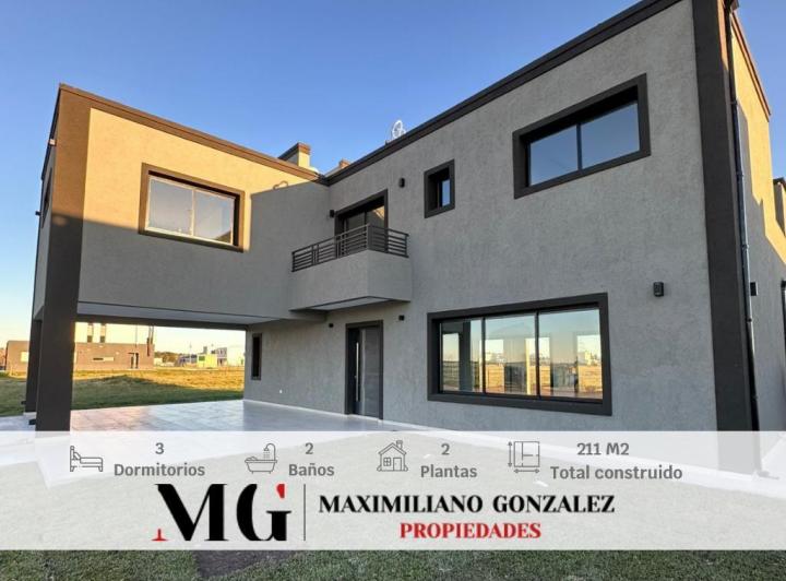 Casa · 178m² · 4 Ambientes · 2 Cocheras