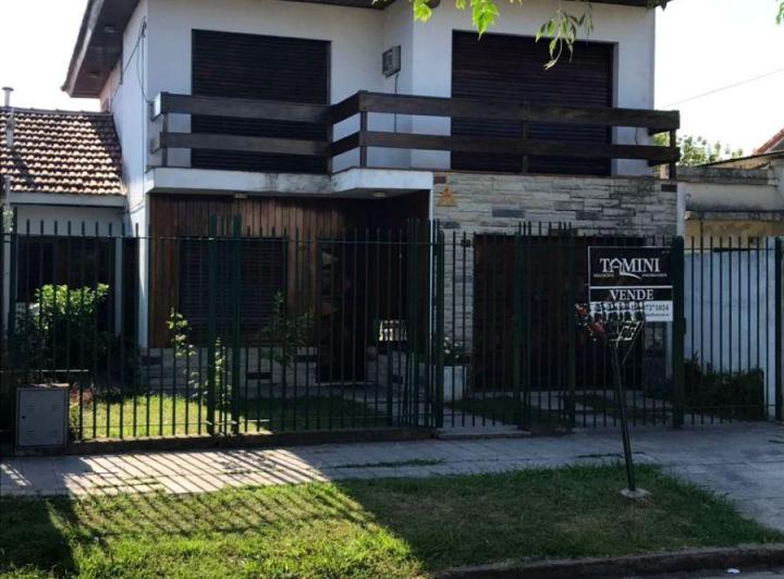 Casa · 166m² · 5 Ambientes · 1 Cochera